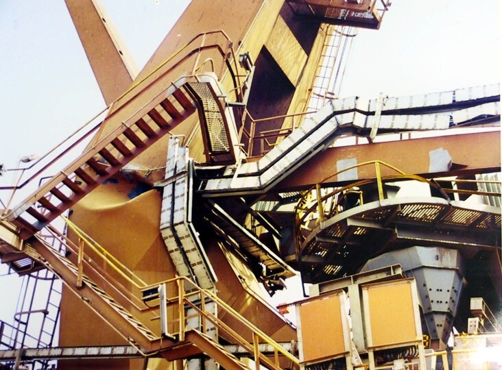 Forensic engineering investigation of structural failure on a balanced machine, including expert witness analysis, root cause determination and asset integrity assessment. Forensic engineering investigation of structural failure on a balanced machine, including expert witness analysis, root cause determination and asset integrity assessment.